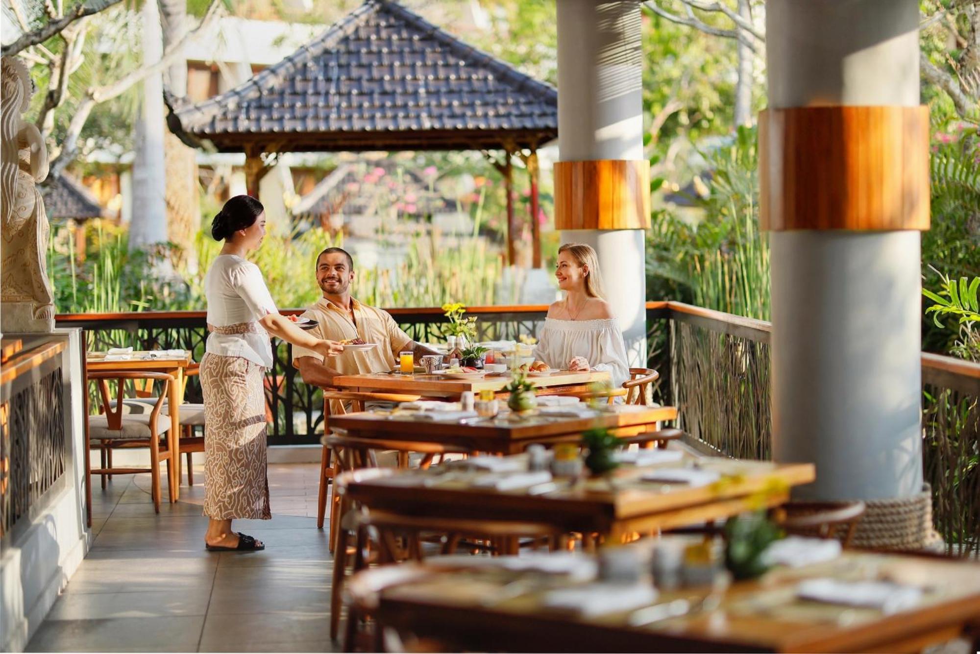 Nusa Dua Beach Hotel And Spa - Handwritten Collection Esterno foto The restaurant at the hotel