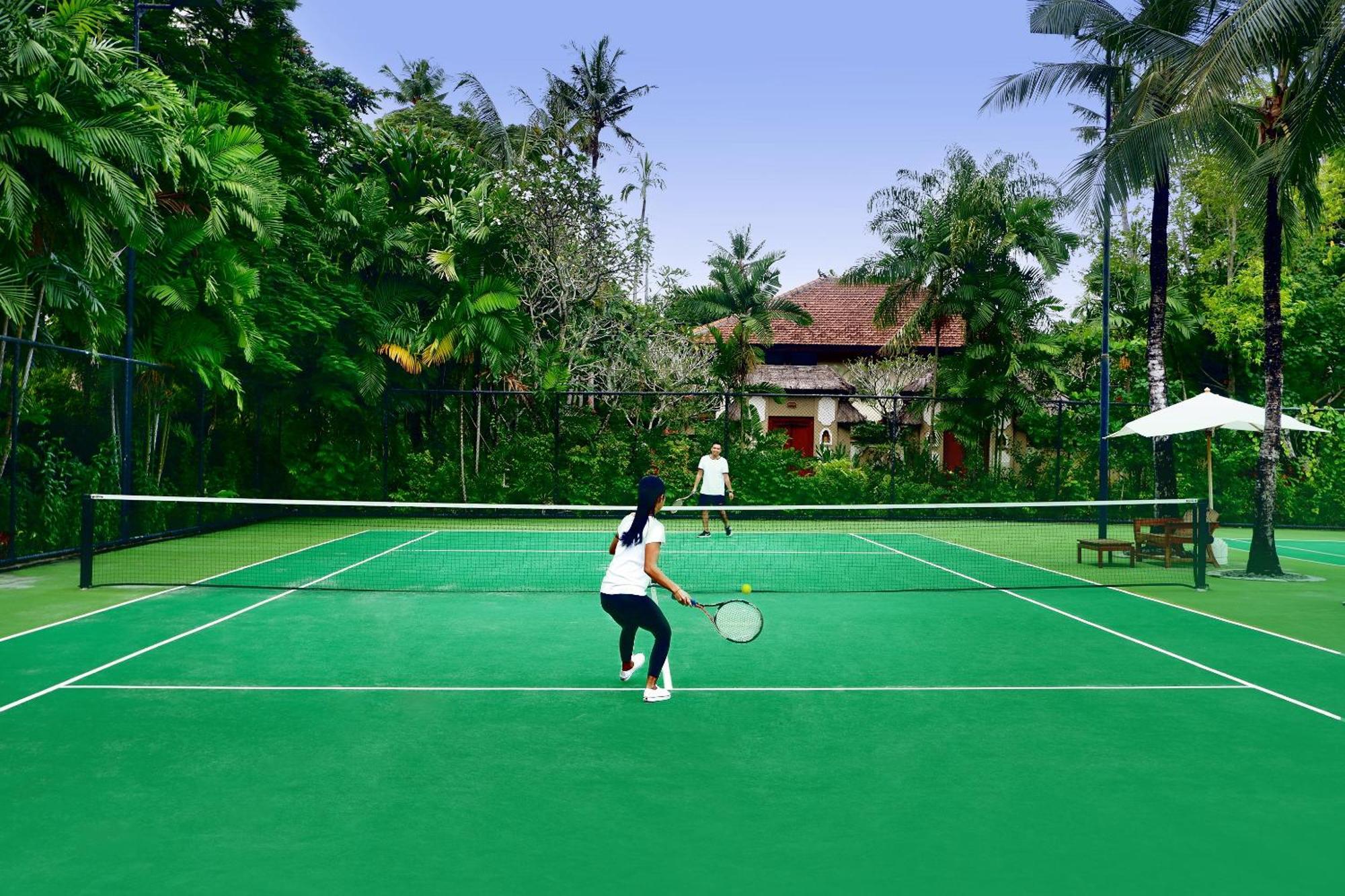 Nusa Dua Beach Hotel And Spa - Handwritten Collection Esterno foto Tennis court at the resort