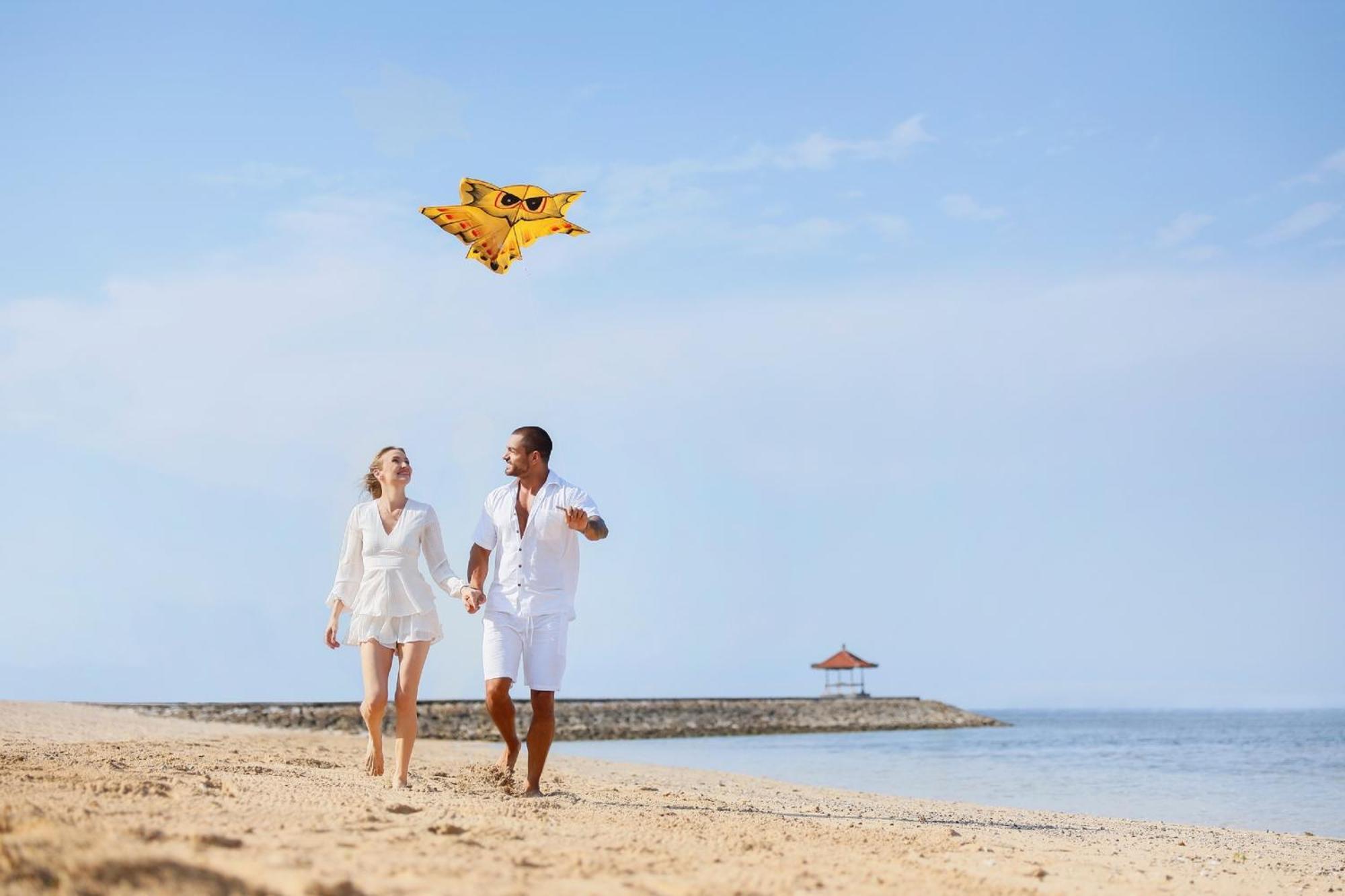 Nusa Dua Beach Hotel And Spa - Handwritten Collection Esterno foto A flying kite