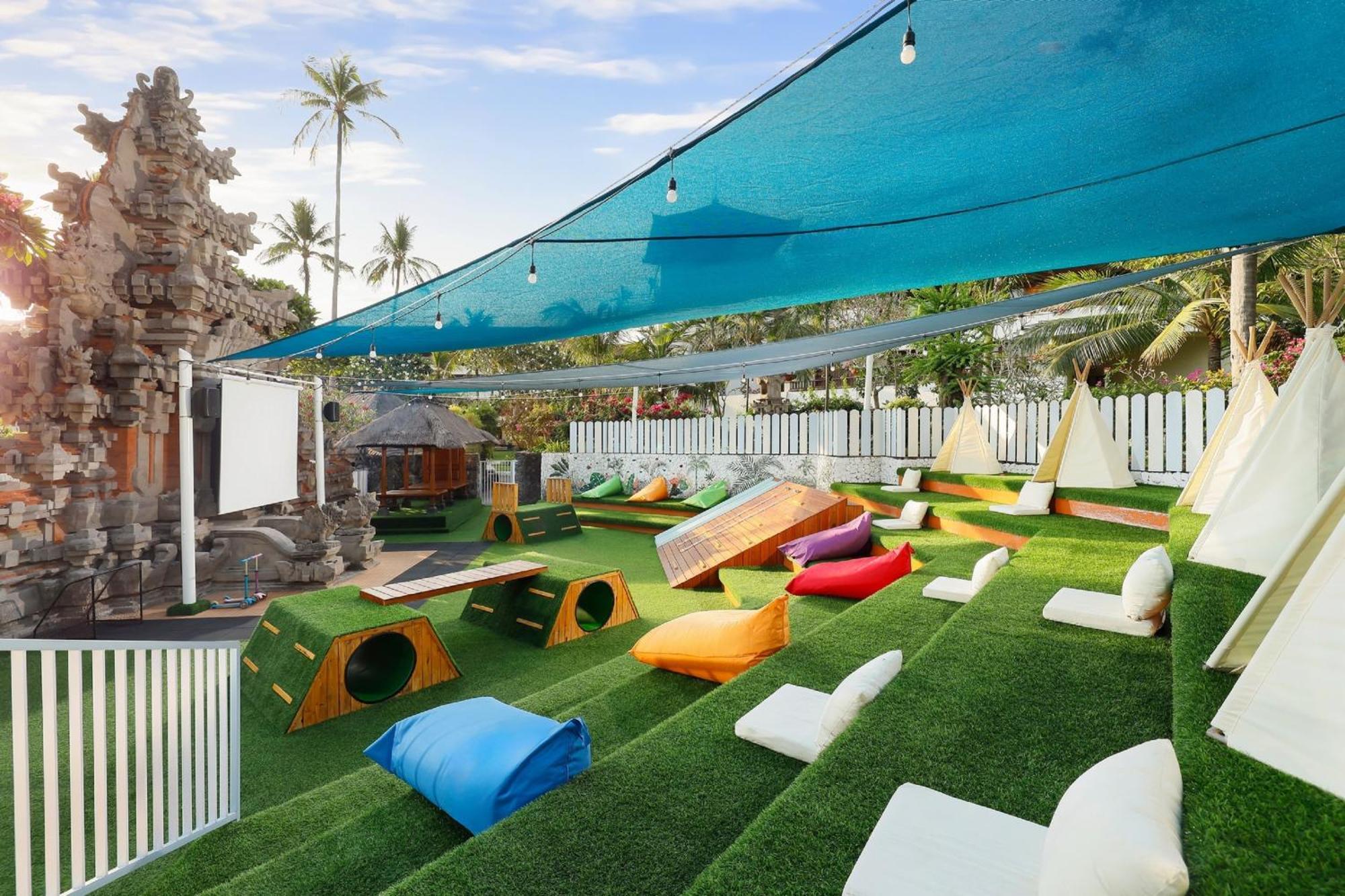Nusa Dua Beach Hotel And Spa - Handwritten Collection Esterno foto The playground at the hotel