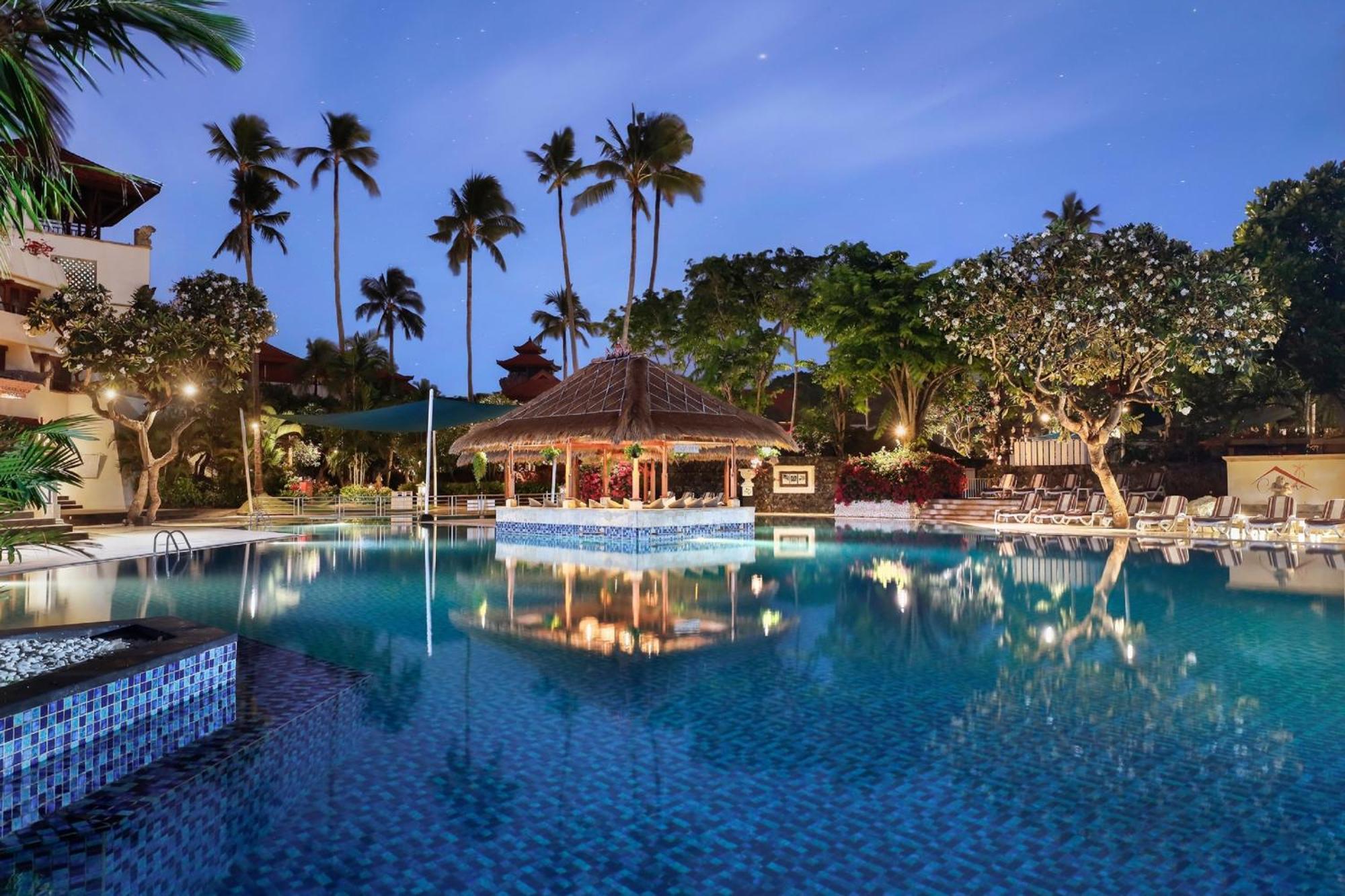 Nusa Dua Beach Hotel And Spa - Handwritten Collection Esterno foto The pool at the hotel